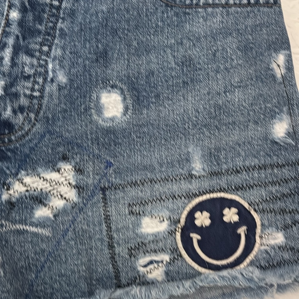 LUCKY Distressed Denim Smiley Motif shorts size 4/27 - Picture 2 of 10